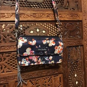 Vera Bradley RFID All in One crossbody “Cut Vines”